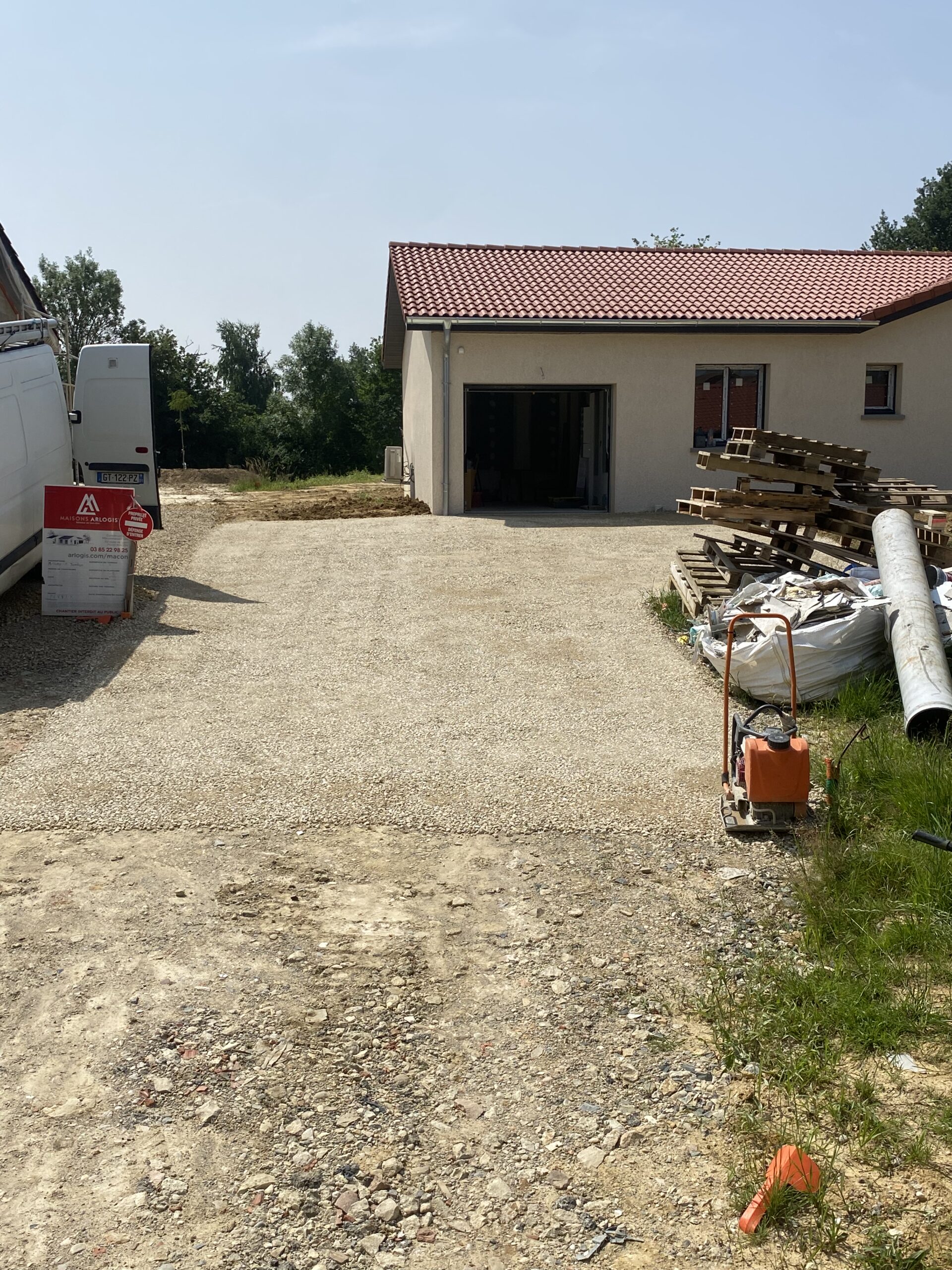 Expert en voie d'accès avec fini concassé à Châtillon-sur-Chalaronne